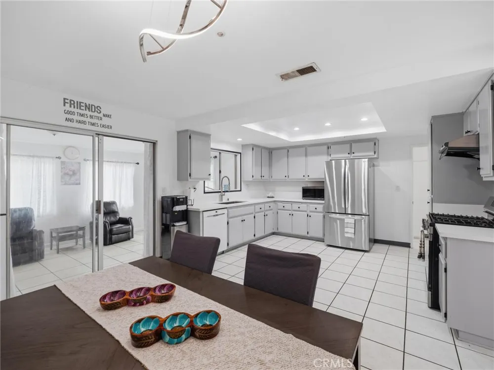 512 E 8th Street Pomona, CA 91766
