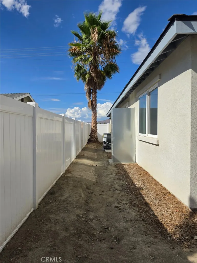 419 W Devonshire Avenue Hemet, CA 92543