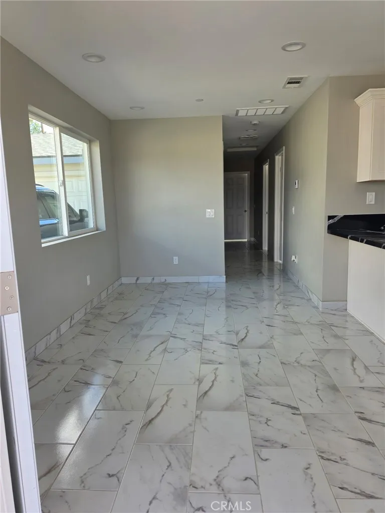 419 W Devonshire Avenue Hemet, CA 92543