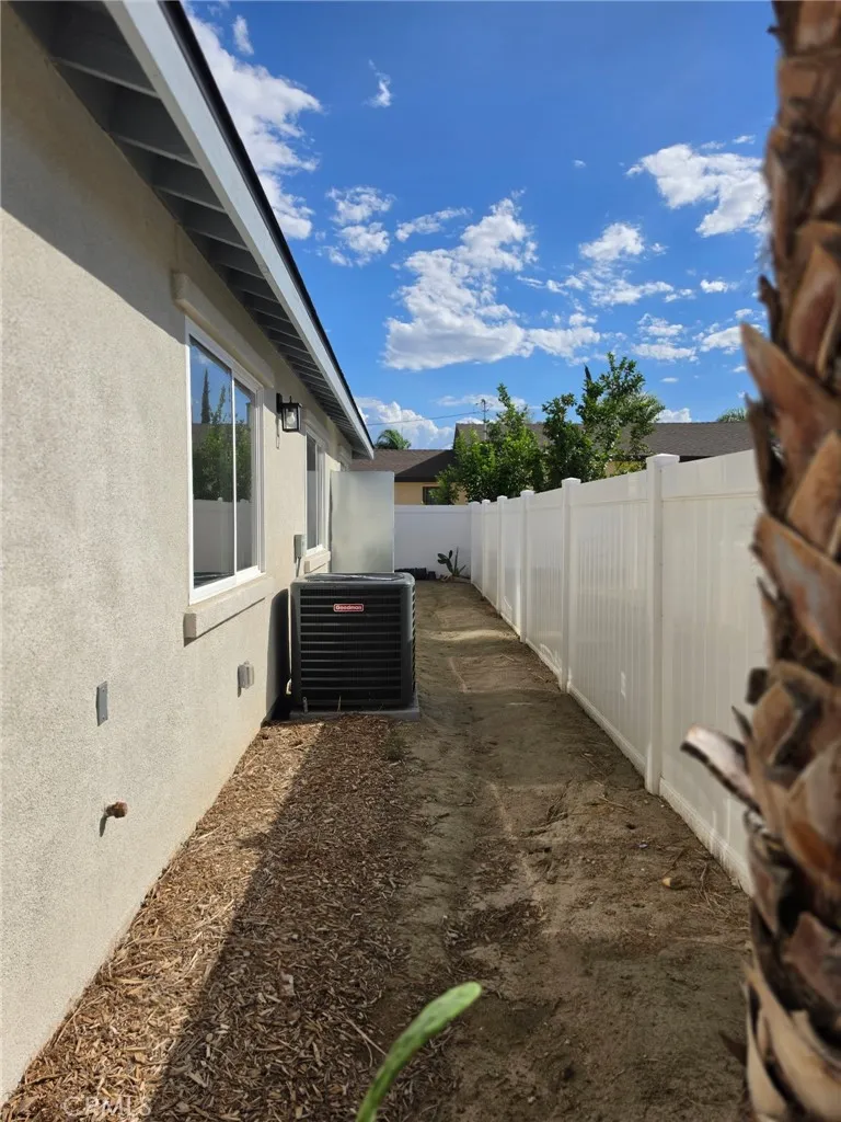 419 W Devonshire Avenue Hemet, CA 92543