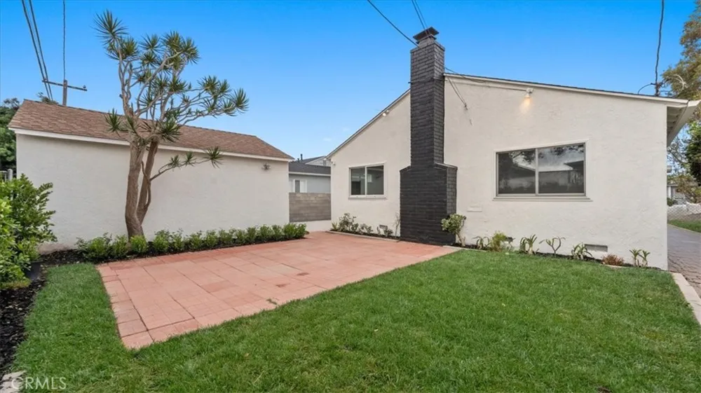 5618 Verdura Lakewood, CA 90712