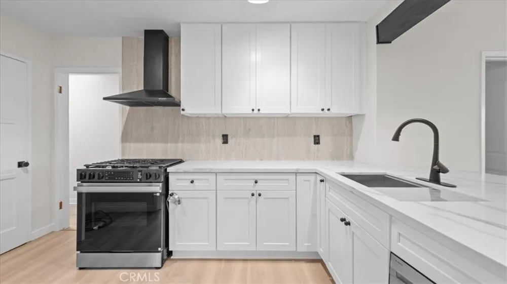 5618 Verdura Lakewood, CA 90712