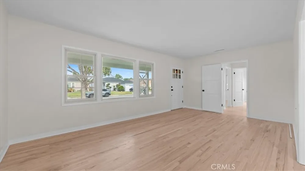 5618 Verdura Lakewood, CA 90712