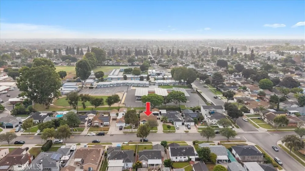 5618 Verdura Lakewood, CA 90712