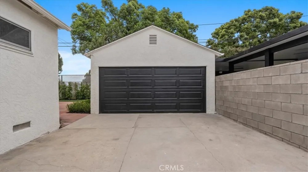5618 Verdura Lakewood, CA 90712