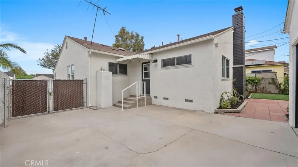 5618 Verdura Lakewood, CA 90712