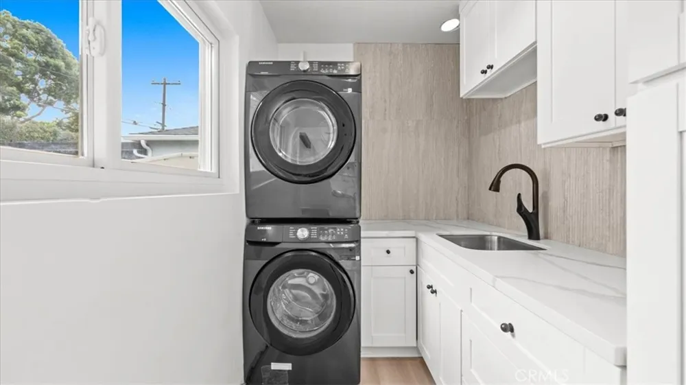 5618 Verdura Lakewood, CA 90712