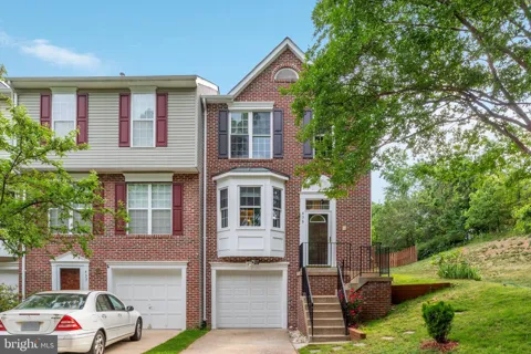 439 NIKKI TERRACE SE