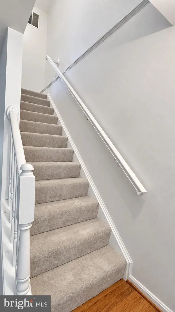 439 NIKKI TERRACE SE Leesburg, VA 20175