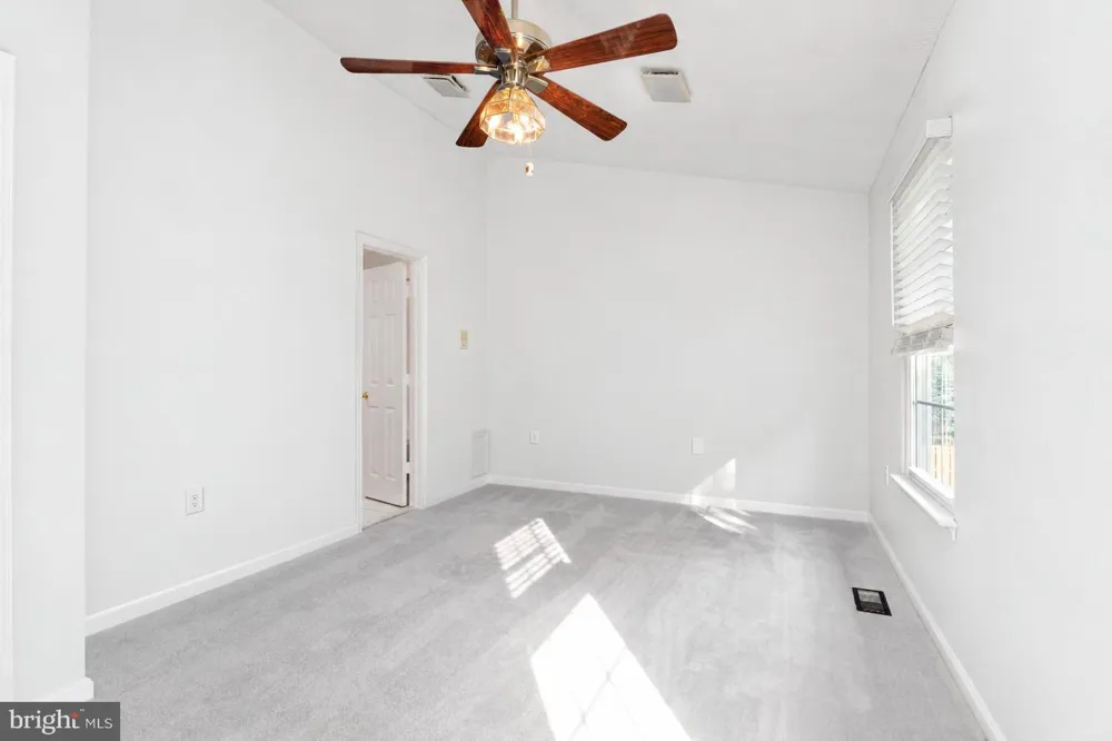 439 NIKKI TERRACE SE Leesburg, VA 20175
