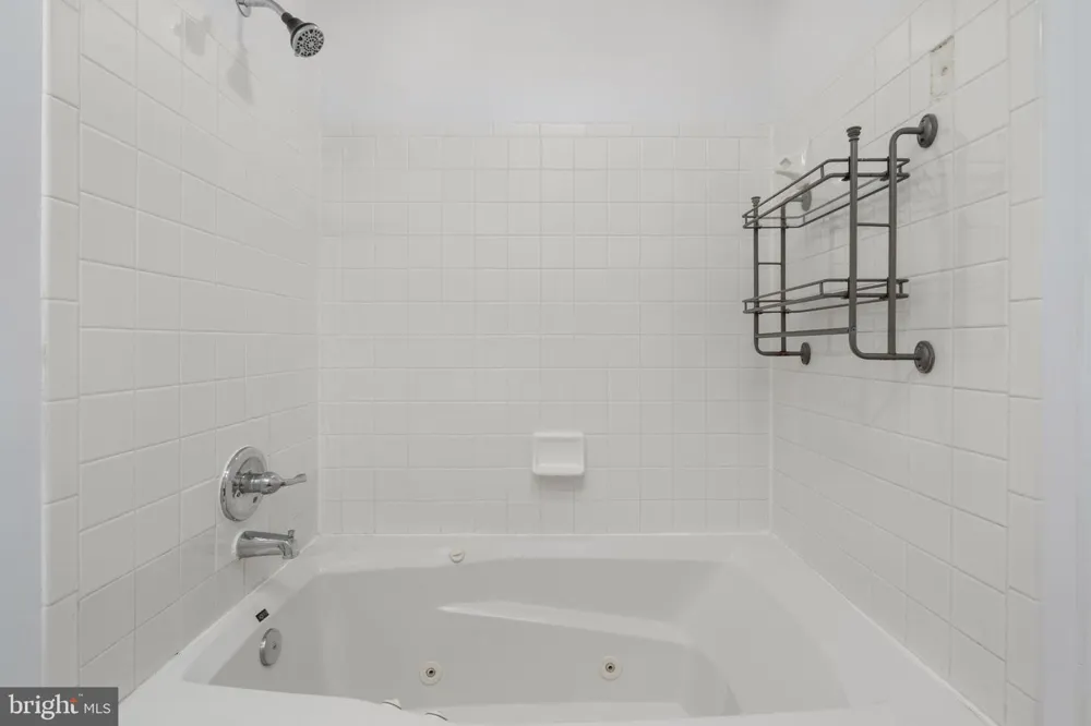 439 NIKKI TERRACE SE Leesburg, VA 20175