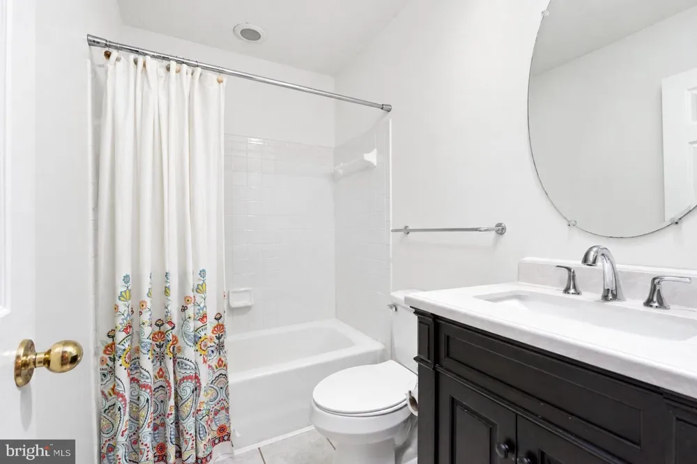 439 NIKKI TERRACE SE Leesburg, VA 20175