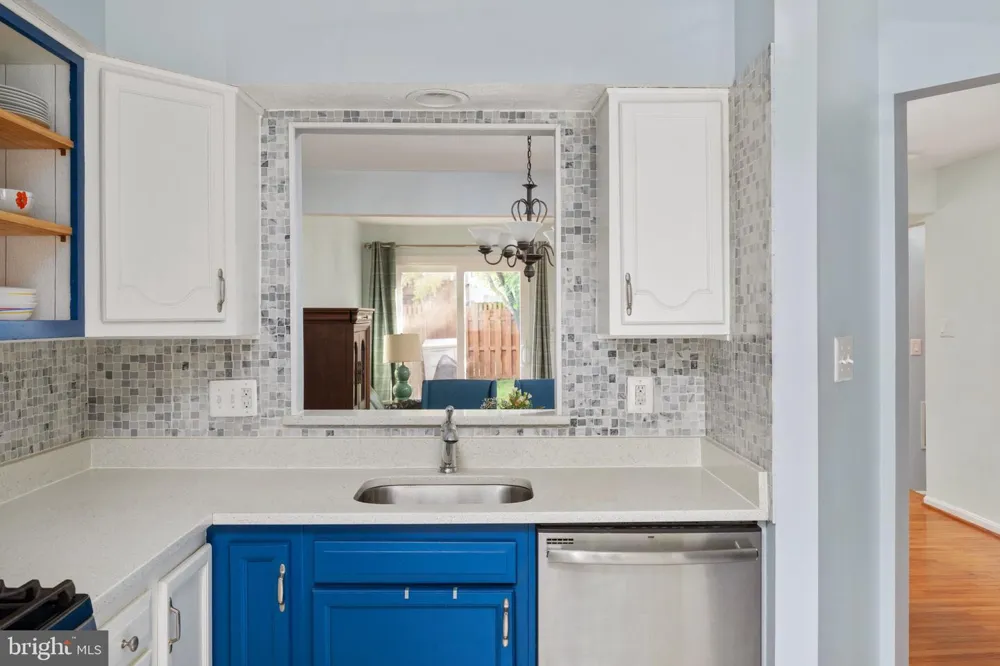 439 NIKKI TERRACE SE Leesburg, VA 20175