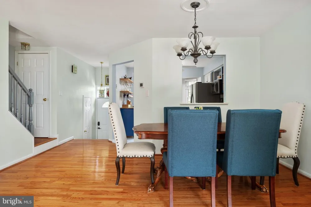 439 NIKKI TERRACE SE Leesburg, VA 20175