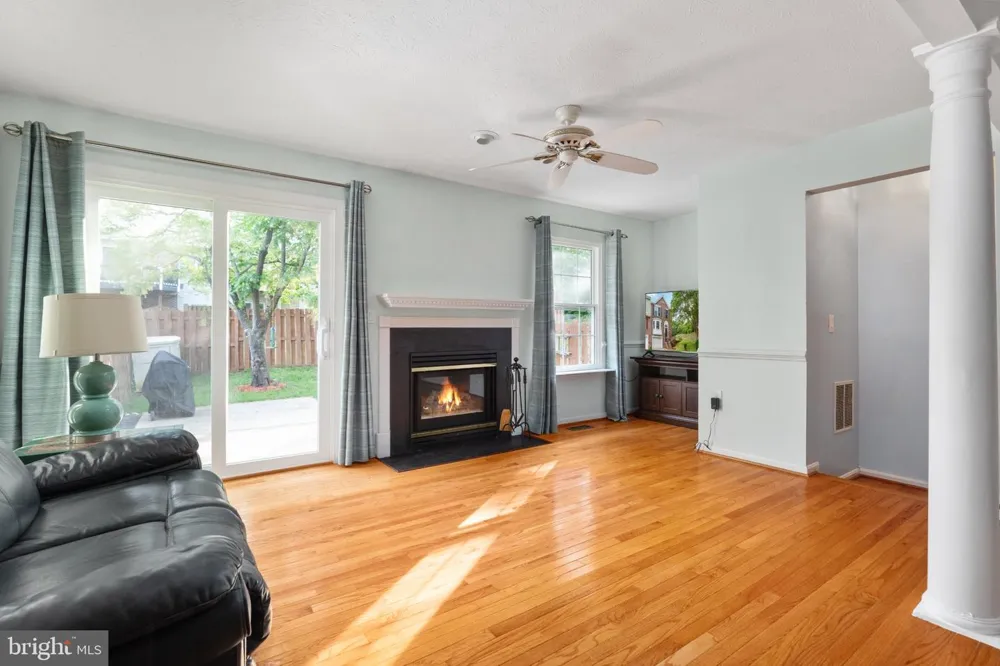 439 NIKKI TERRACE SE Leesburg, VA 20175