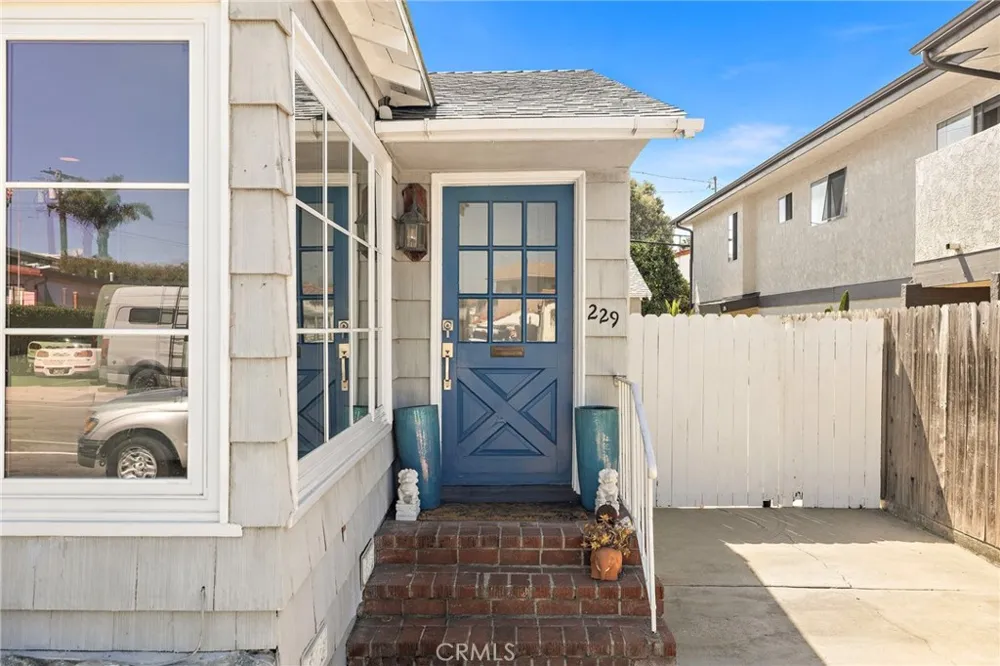 229 Avenida Rosa San Clemente, CA 92672