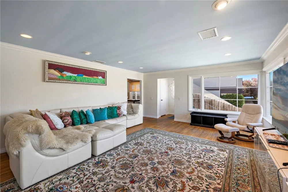229 Avenida Rosa San Clemente, CA 92672