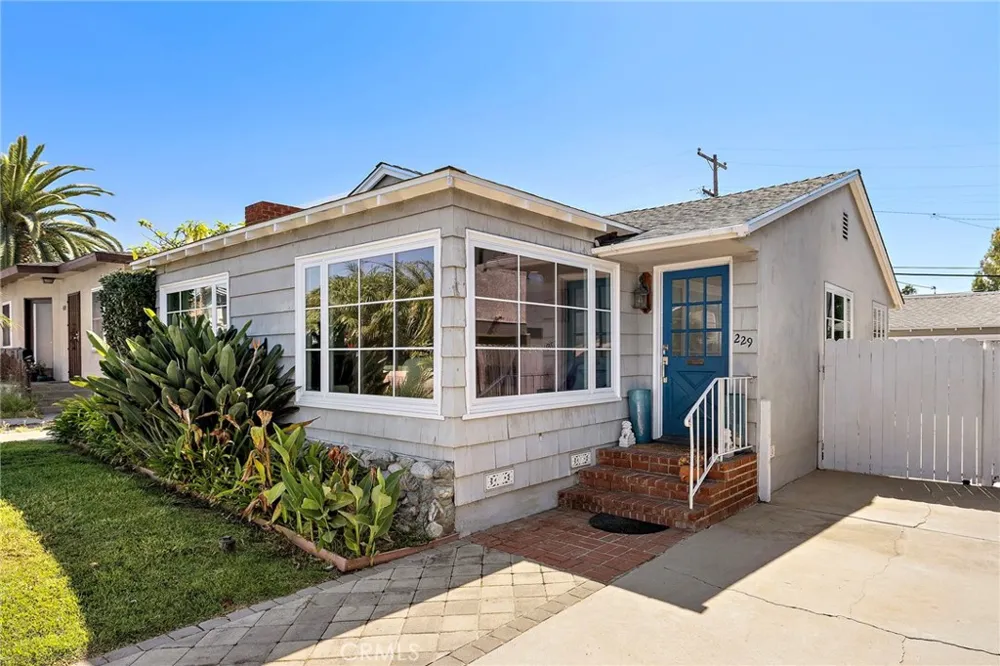 229 Avenida Rosa San Clemente, CA 92672