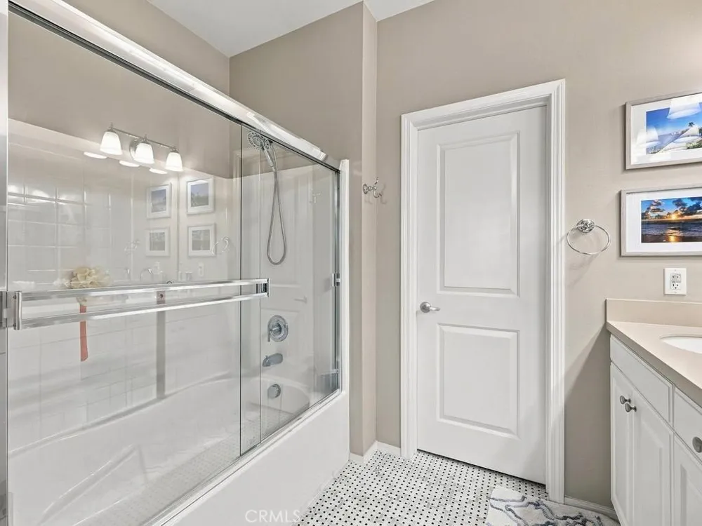 5440 Pacific Terrace #105 Hawthorne, CA 90250