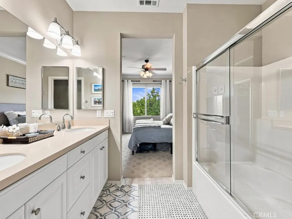 5440 Pacific Terrace #105 Hawthorne, CA 90250