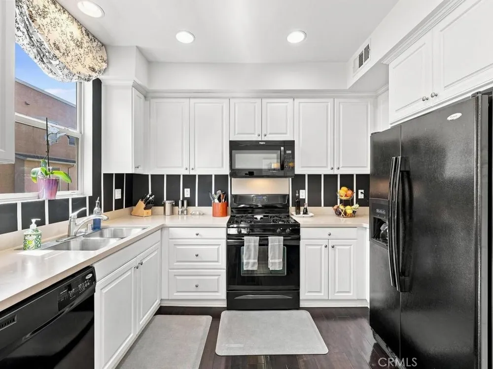 5440 Pacific Terrace #105 Hawthorne, CA 90250