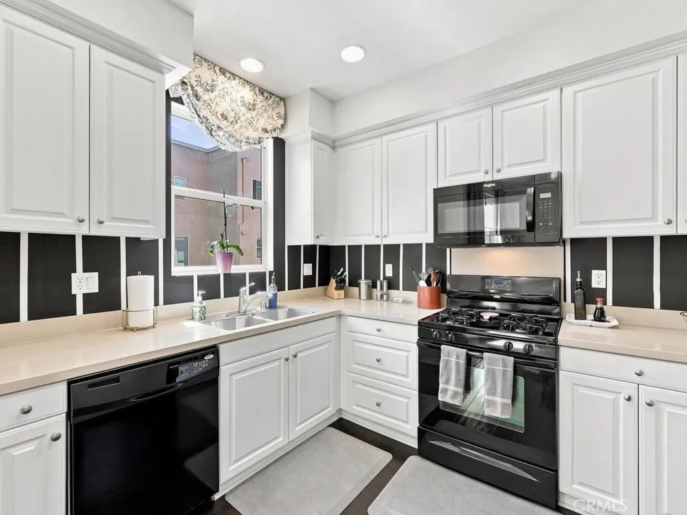 5440 Pacific Terrace #105 Hawthorne, CA 90250
