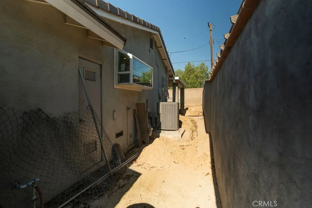 2419 Deerpark Fullerton, CA 92835
