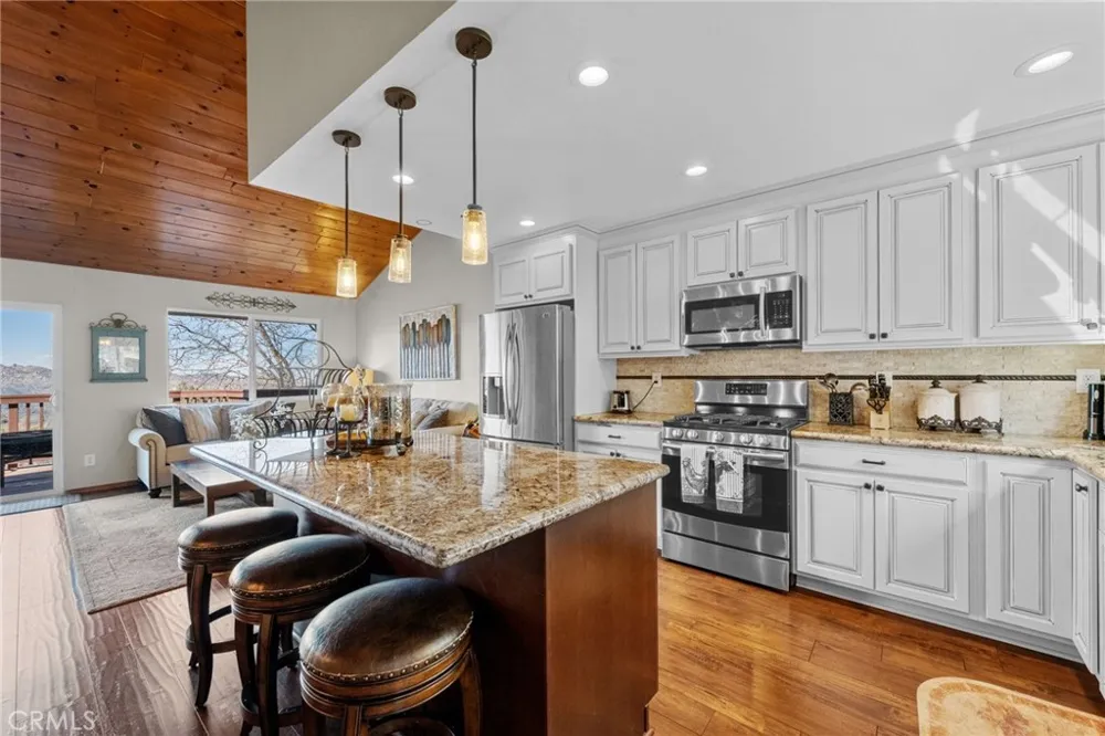 1430 Sequoia Lake Arrowhead, CA 92352