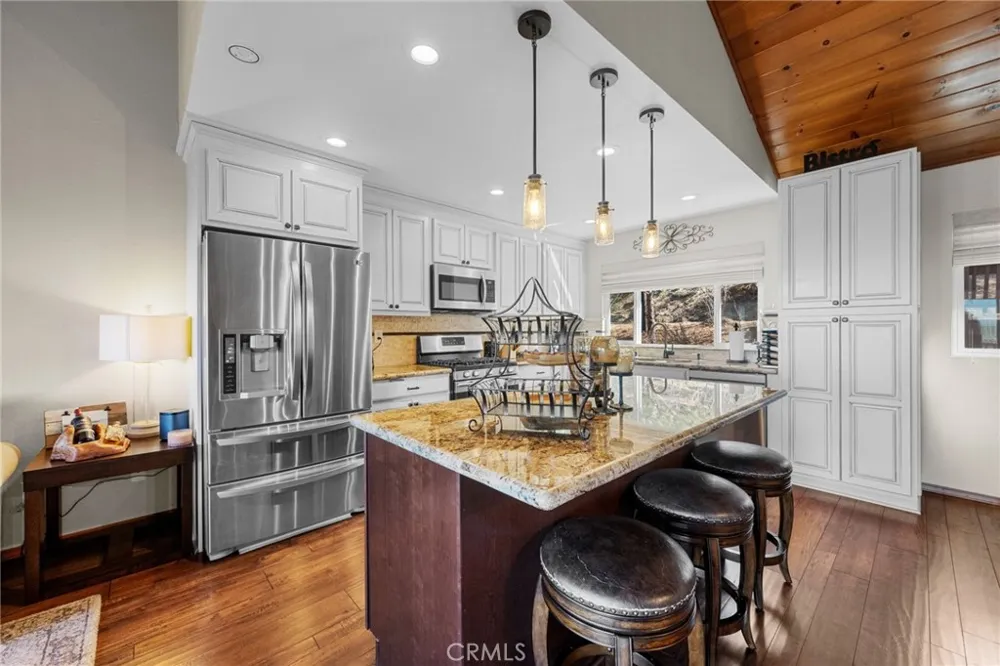 1430 Sequoia Lake Arrowhead, CA 92352
