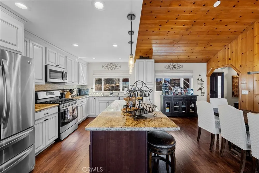 1430 Sequoia Lake Arrowhead, CA 92352