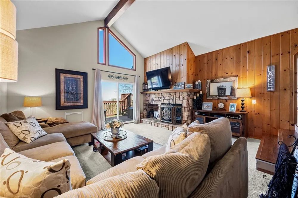 1430 Sequoia Lake Arrowhead, CA 92352