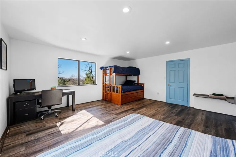 1430 Sequoia Lake Arrowhead, CA 92352
