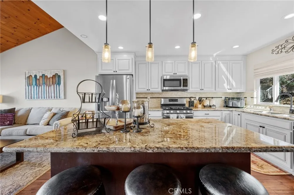 1430 Sequoia Lake Arrowhead, CA 92352