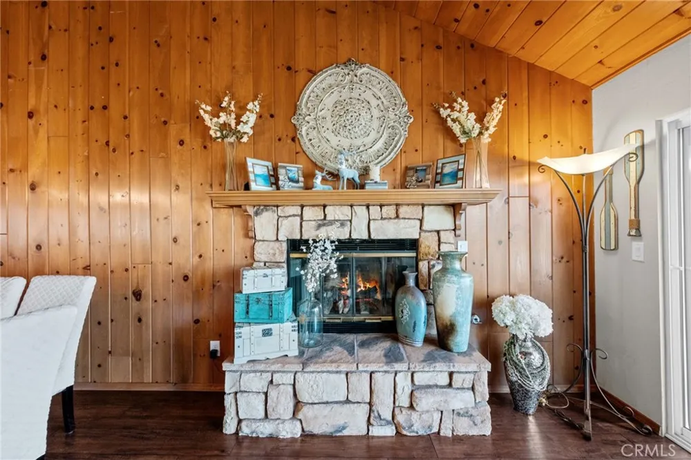 1430 Sequoia Lake Arrowhead, CA 92352