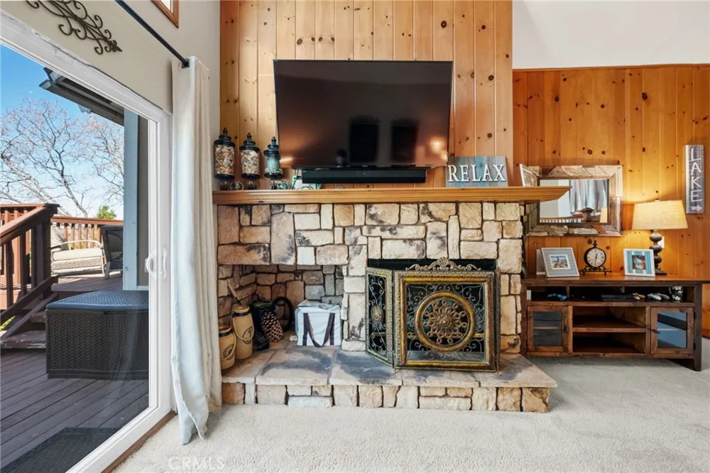 1430 Sequoia Lake Arrowhead, CA 92352