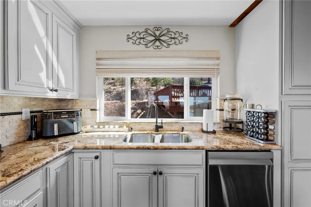 1430 Sequoia Lake Arrowhead, CA 92352
