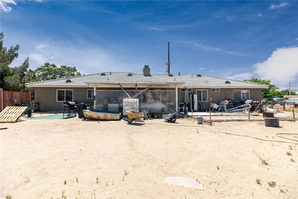 18936 Rocksprings Hesperia, CA 92345