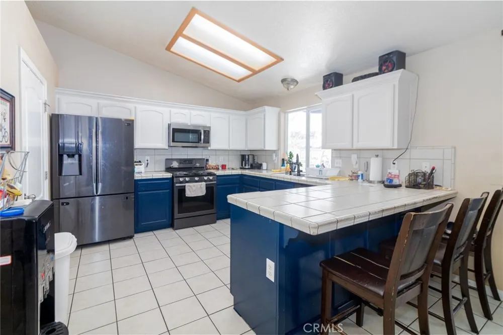 18936 Rocksprings Hesperia, CA 92345