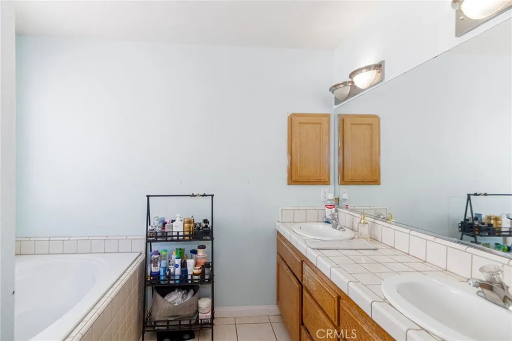 18936 Rocksprings Hesperia, CA 92345