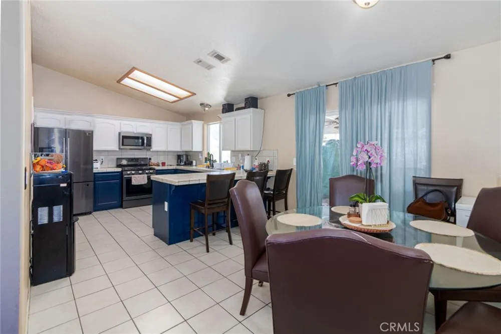 18936 Rocksprings Hesperia, CA 92345