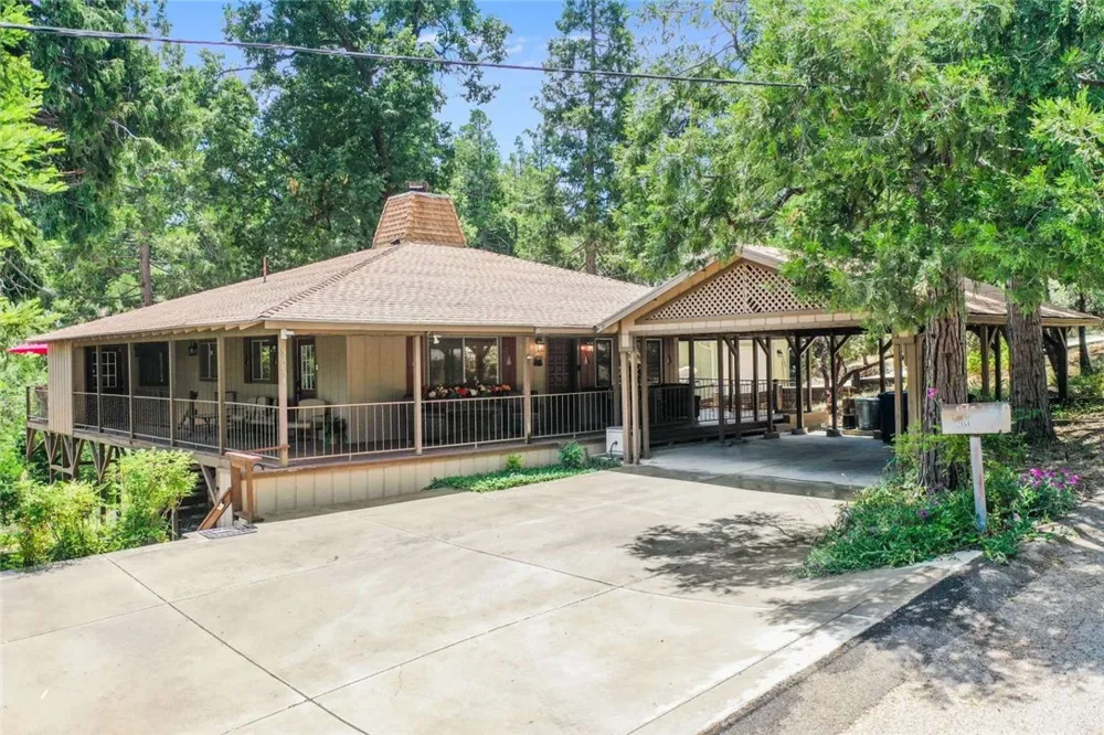 52854 Balsam Drive Oakhurst, CA 93644
