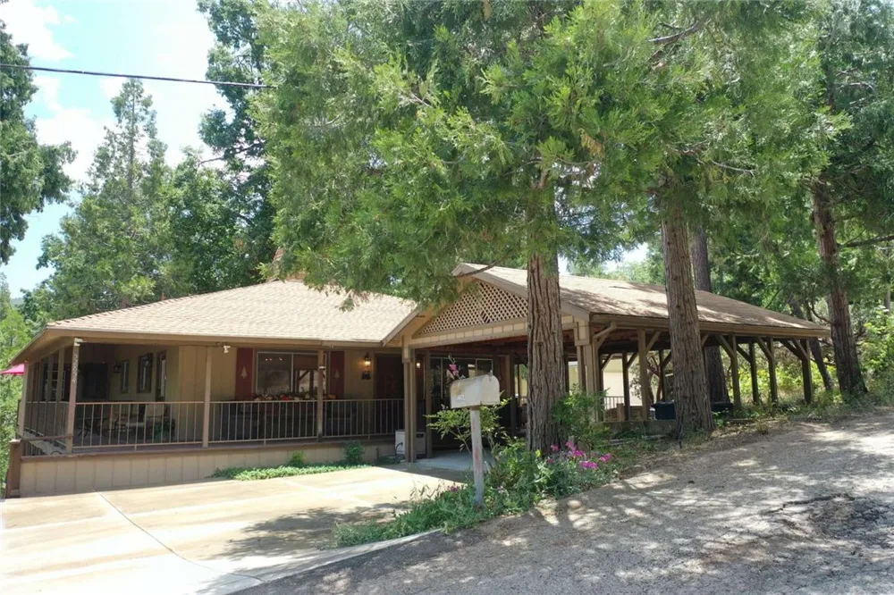 52854 Balsam Drive Oakhurst, CA 93644