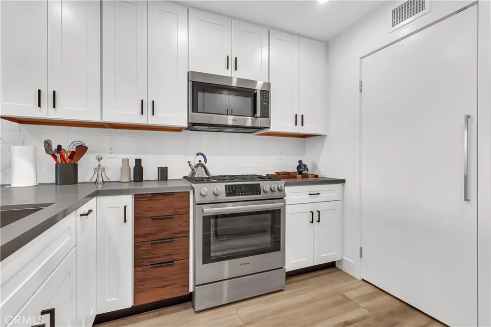 128 Villa Point Newport Beach, CA 92660