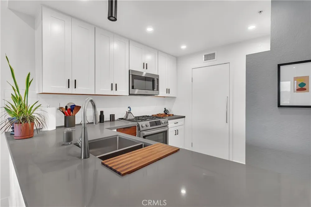 128 Villa Point Newport Beach, CA 92660