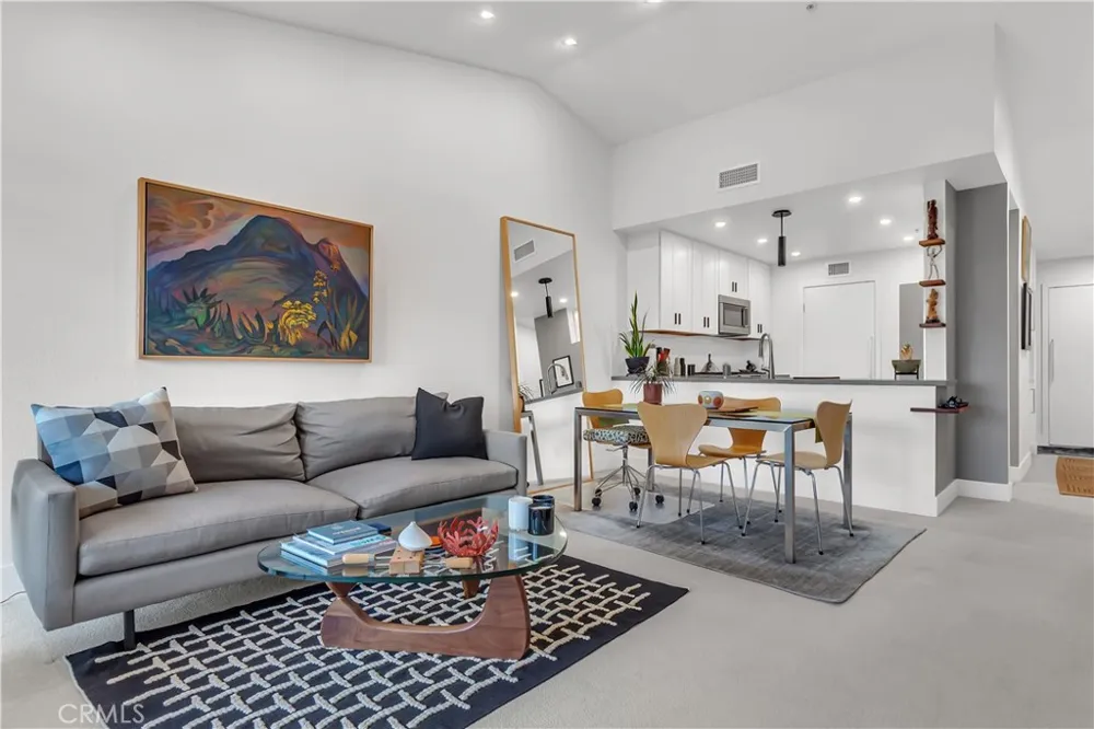 128 Villa Point Newport Beach, CA 92660