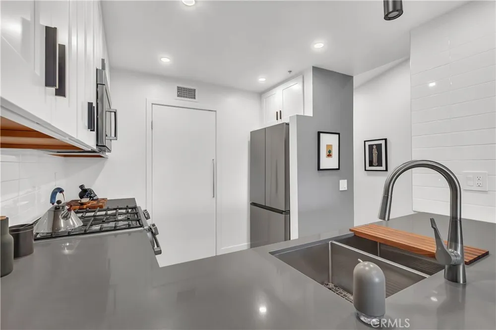 128 Villa Point Newport Beach, CA 92660