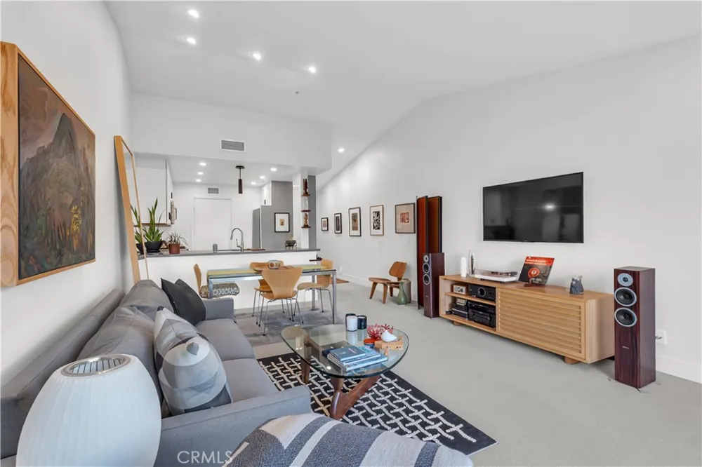 128 Villa Point Newport Beach, CA 92660
