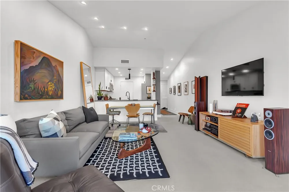 128 Villa Point Newport Beach, CA 92660