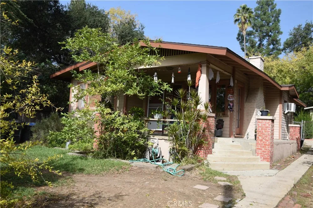 1247 E Topeka Pasadena, CA 91104
