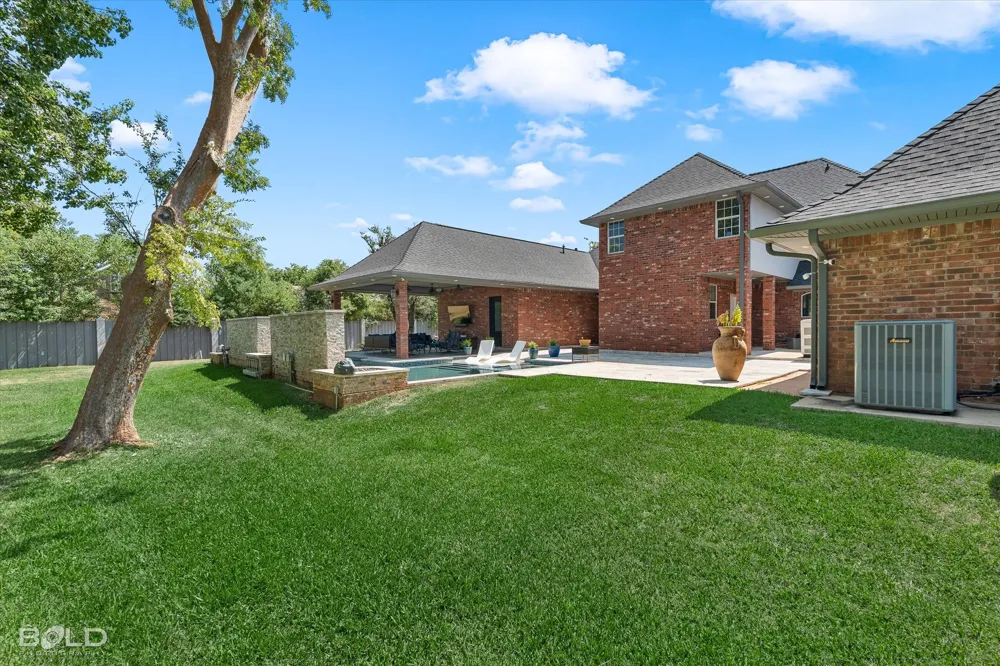 18 Dover Circle Bossier City, LA 71111
